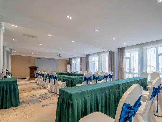 Gray Whale International Hotel (Longquan Branch)