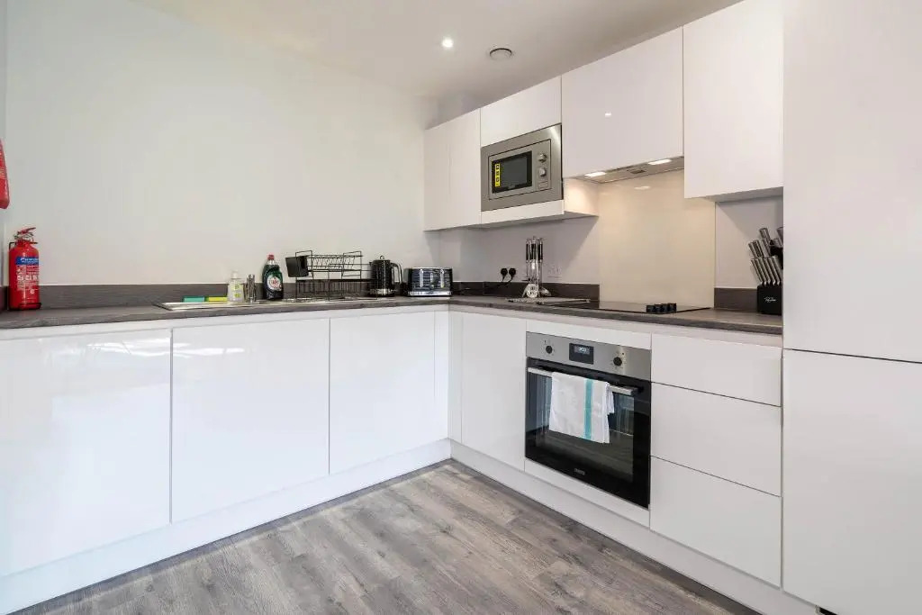 MAEVELA Apartments - Jungle Vibe Luxury City Centre 1 Bed Apartment - NEW BUILD - City Centre, Digbeth - ROOFTOP TERRACE - PS4 & Smart TV's