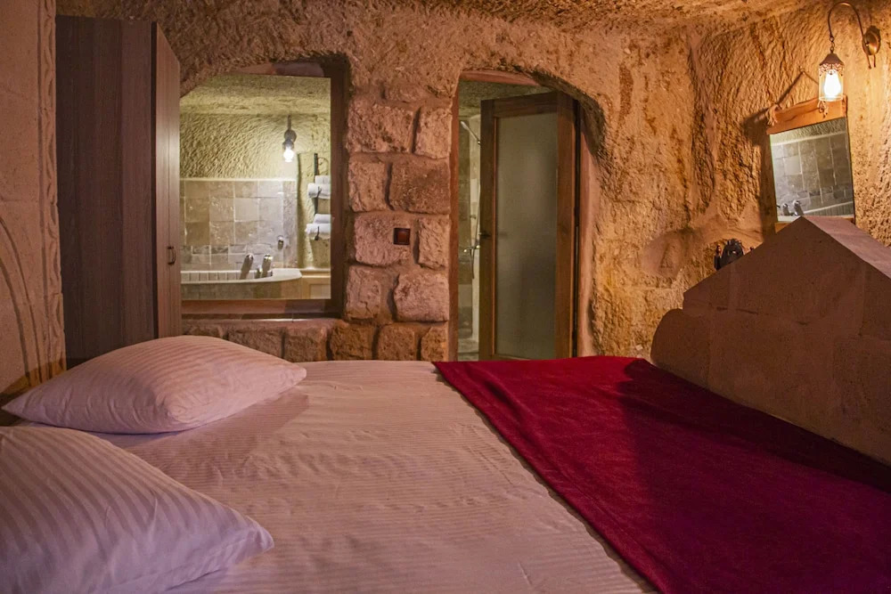 Junior Ottoman Cave