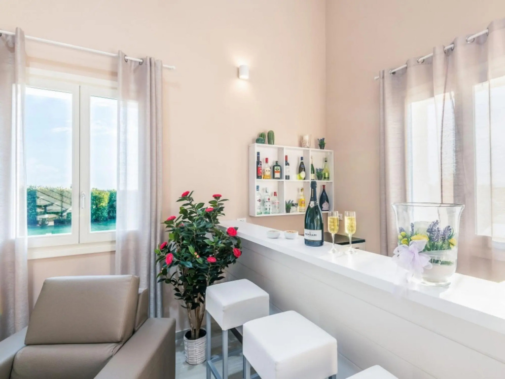 Modern and Elegant Villa With Pool and Wellness Room-villa Benessere