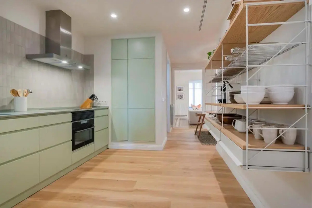 Amazing 5 bedrooms 5 bathrooms by Plaza Catalunya