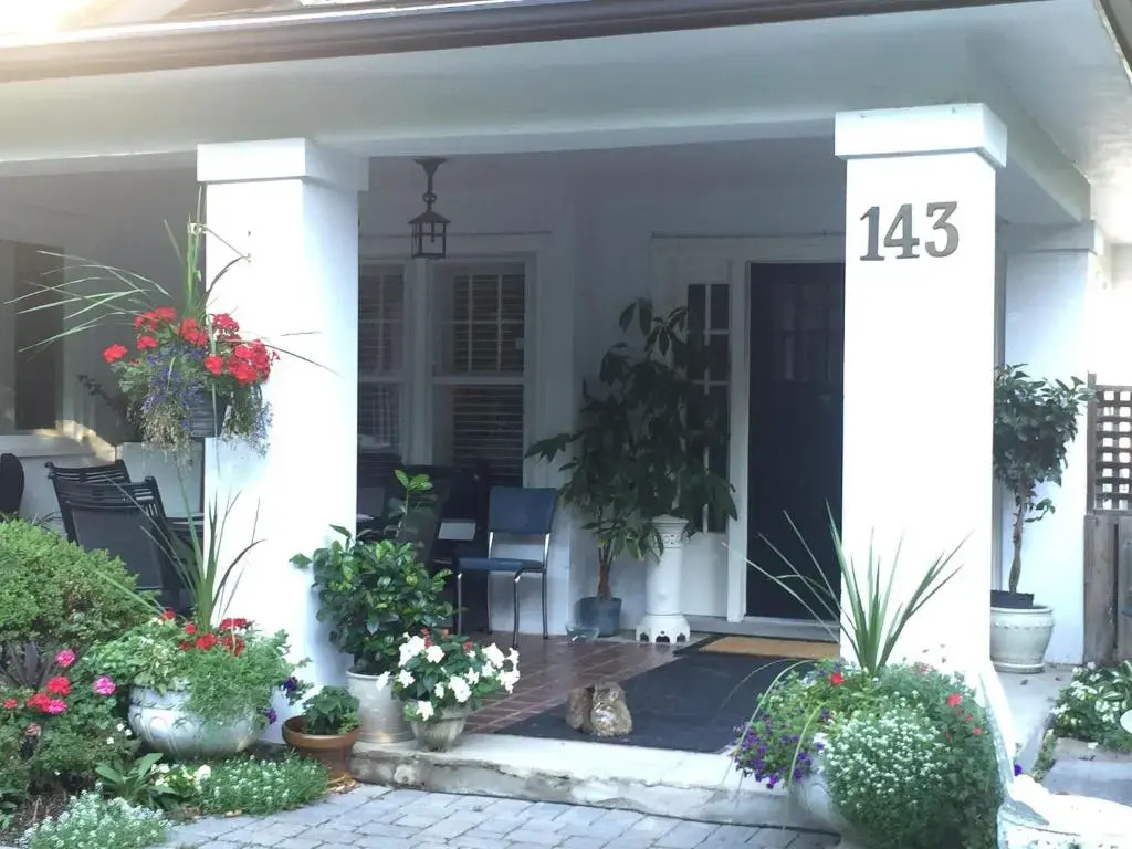 Bernard Gray Hall Bed and Breakfast