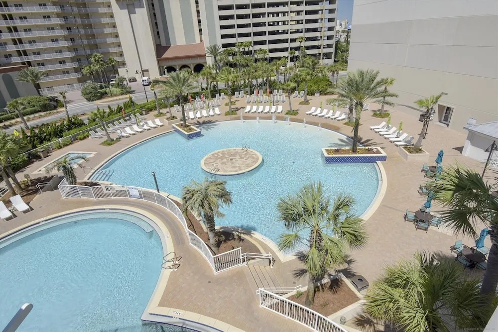 Laketown Wharf 1003, Gulf View, Sleeps 6. Free Fun! Updated! 1 Bedroom Condo by RedAwning