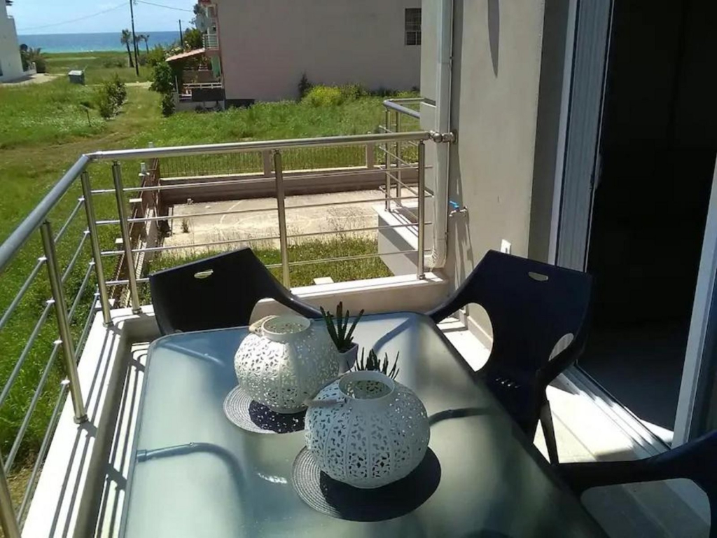 Crystallia SeaSide Maisonette by TravelPro Se...