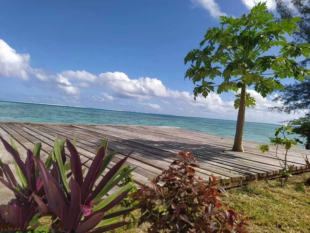Teareva Beach Moorea