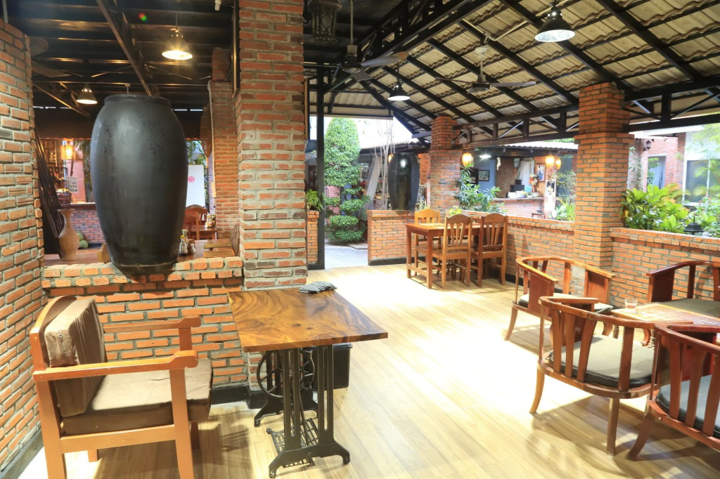 The Coconut House Hotel