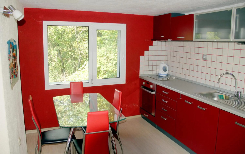 Perelik House