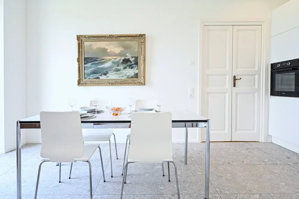 Luxury Central Suite Garden in Lugano