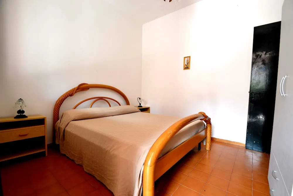Comfortable Three-room Villa Located in Torre Dell'orso on the Ground Floor