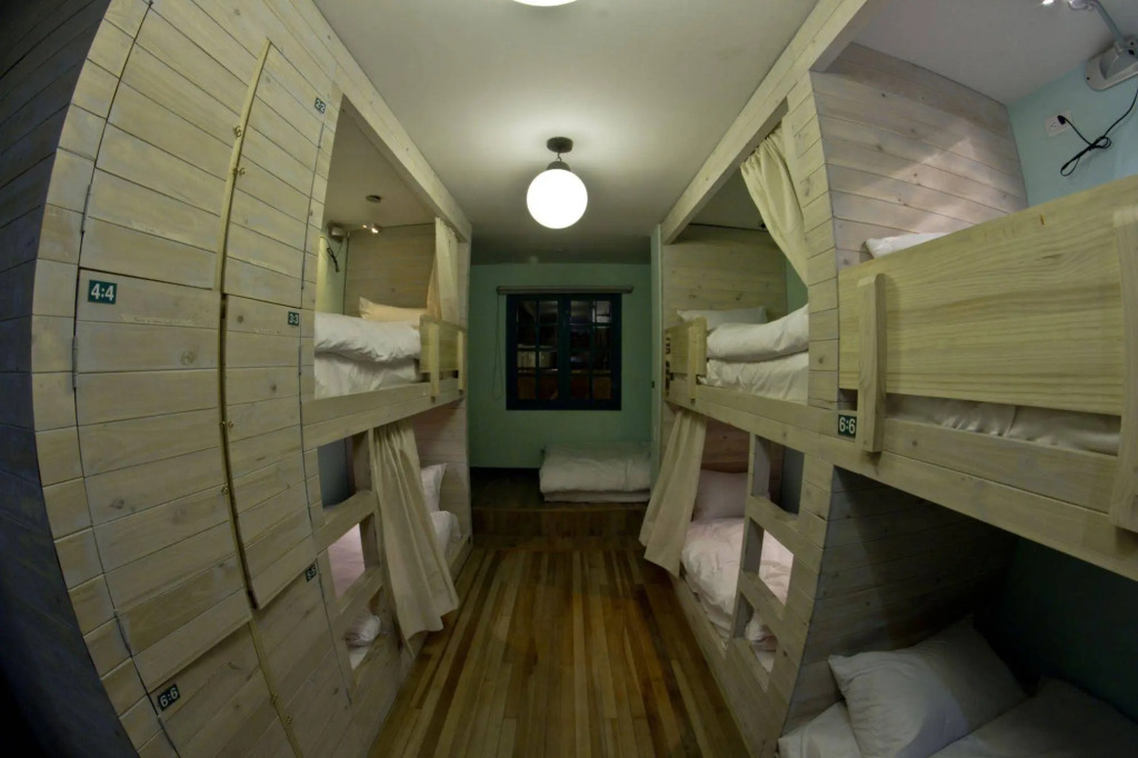 12:12 Hostels