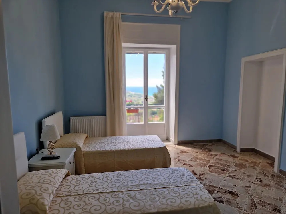 VILLA ESMERALDA