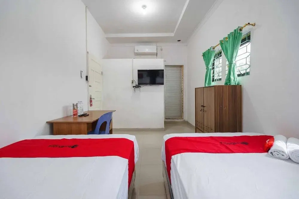 RedDoorz Syariah near Stasiun Kereta Api Kisaran