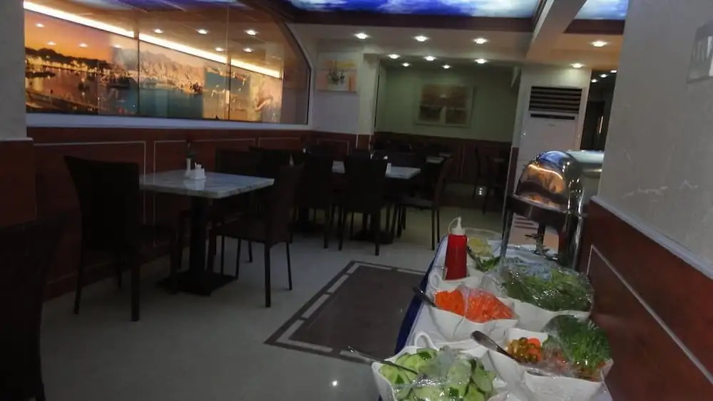 Dolphin Hotel