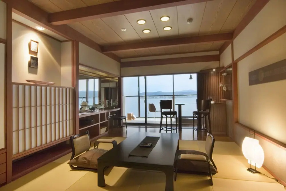 Naniwa Issui