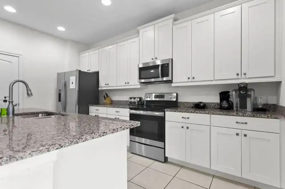 320-6-pc-pet Friendly 6 Bedroom Home With Game Room