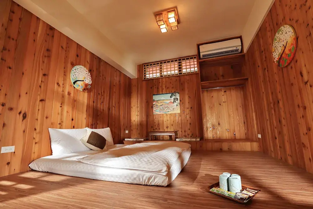 Lotung Stay B&B