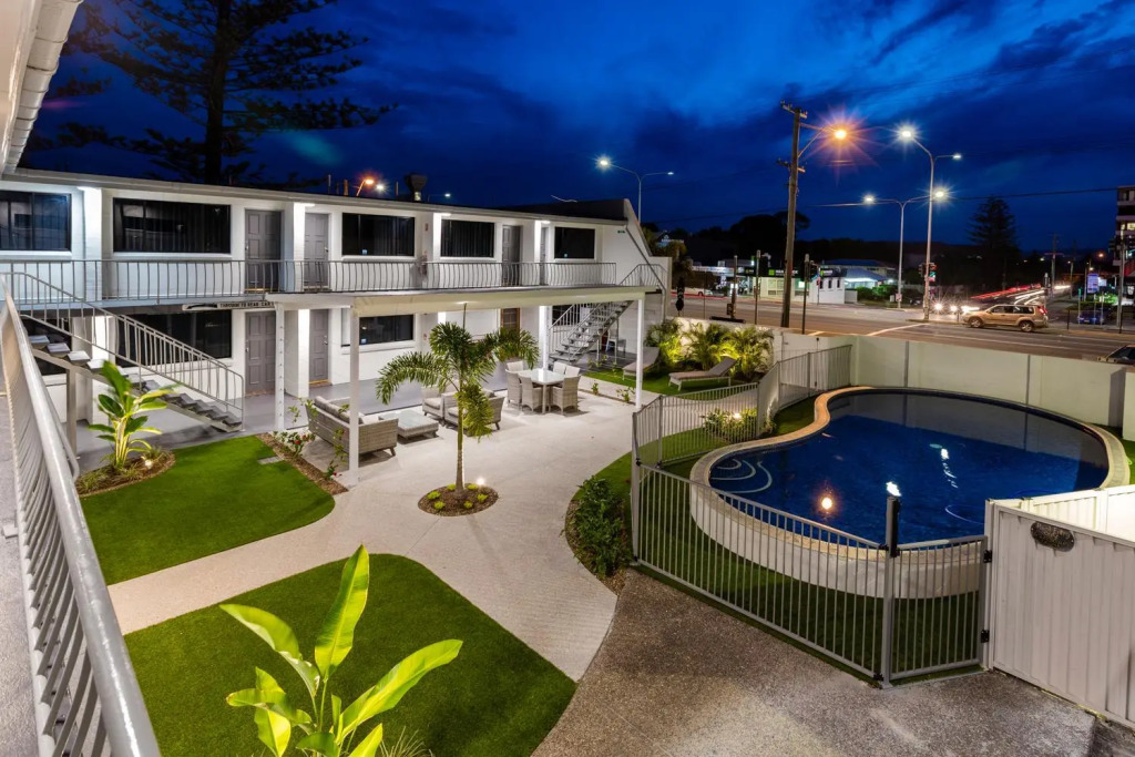 Montego Mermaid Beach Motel