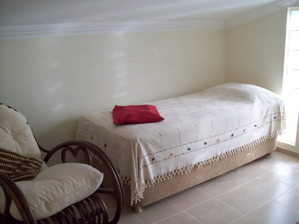 Captivating 4-bed Villa in for Affordable Prices