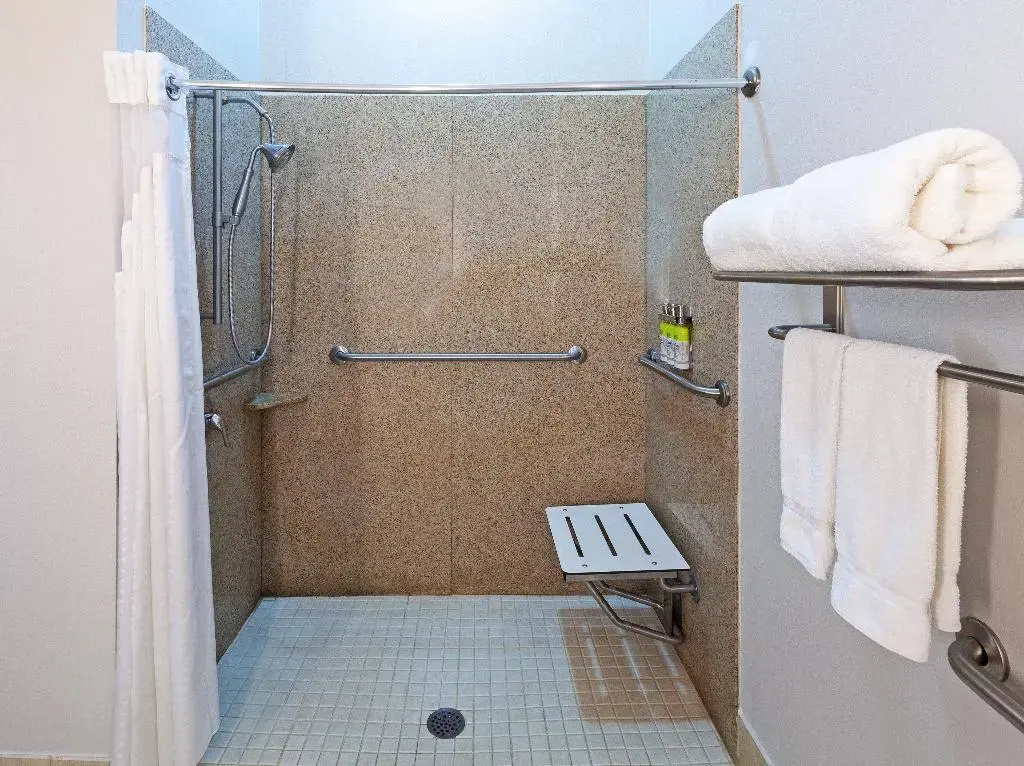 Holiday Inn Express Hotel and Suites Shreveport South Park Plaza by IHG