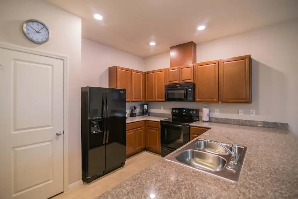 5135 Compass Bay