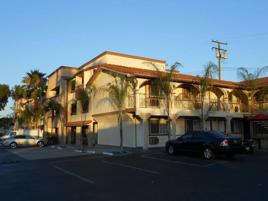 Best Inn & Suites