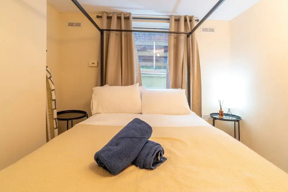 Private 1Bd Flat Near Gloucester Docks