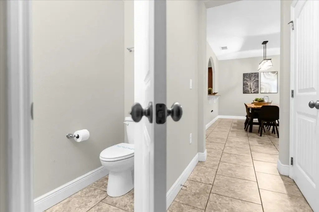 6 Bedrooms 5 Bathrooms Solterra 4193 Od