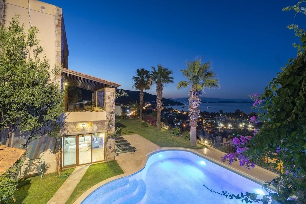 Villa Torba Bay 1/A by Evtatilim