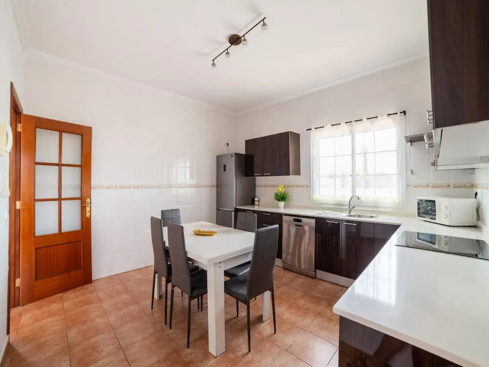 Lovely & Spacious Holiday Home With Private Swimming Pool