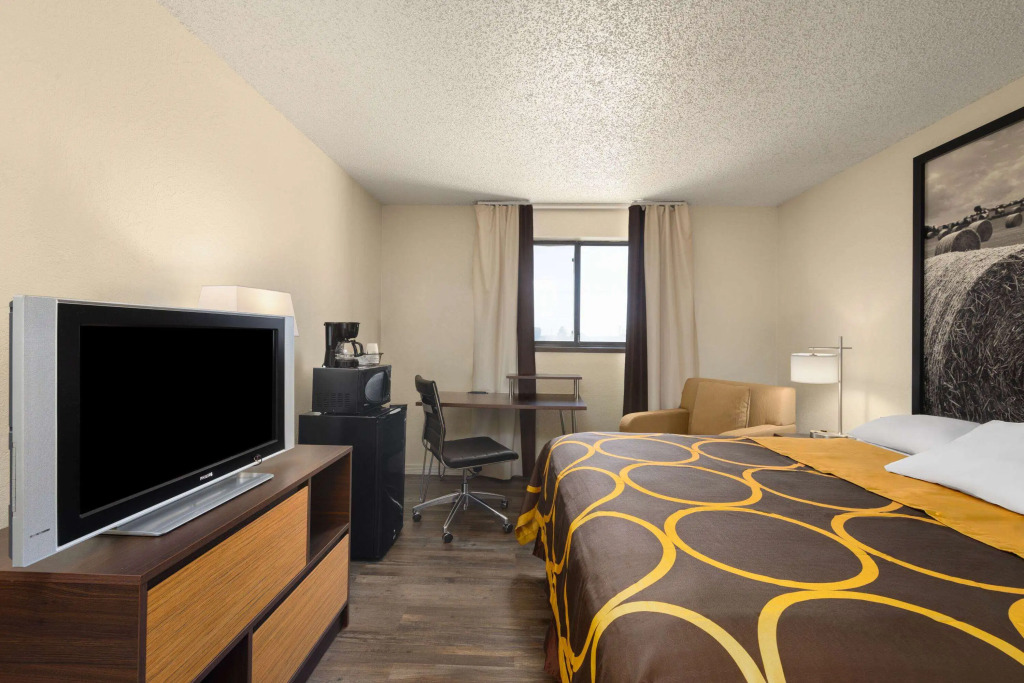 Super 8 by Wyndham Dodge City