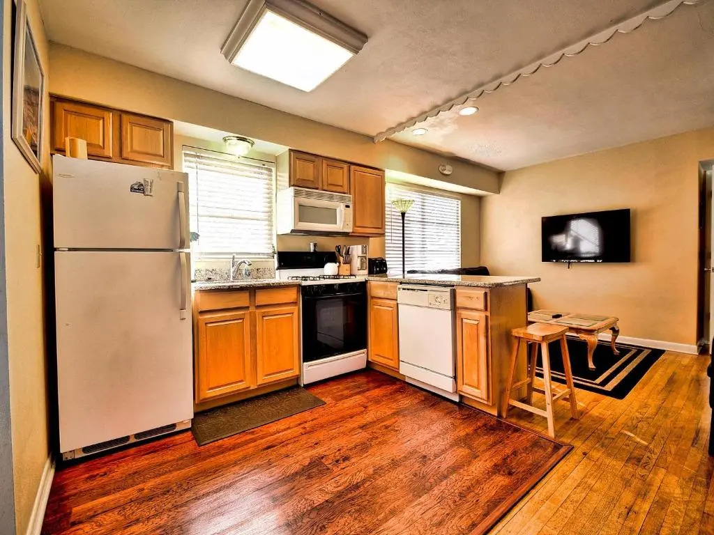 Palm Place 4- Royal Palm 621