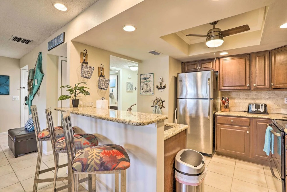 Sea La Vie: Sunny Indian Rocks Beach Condo!