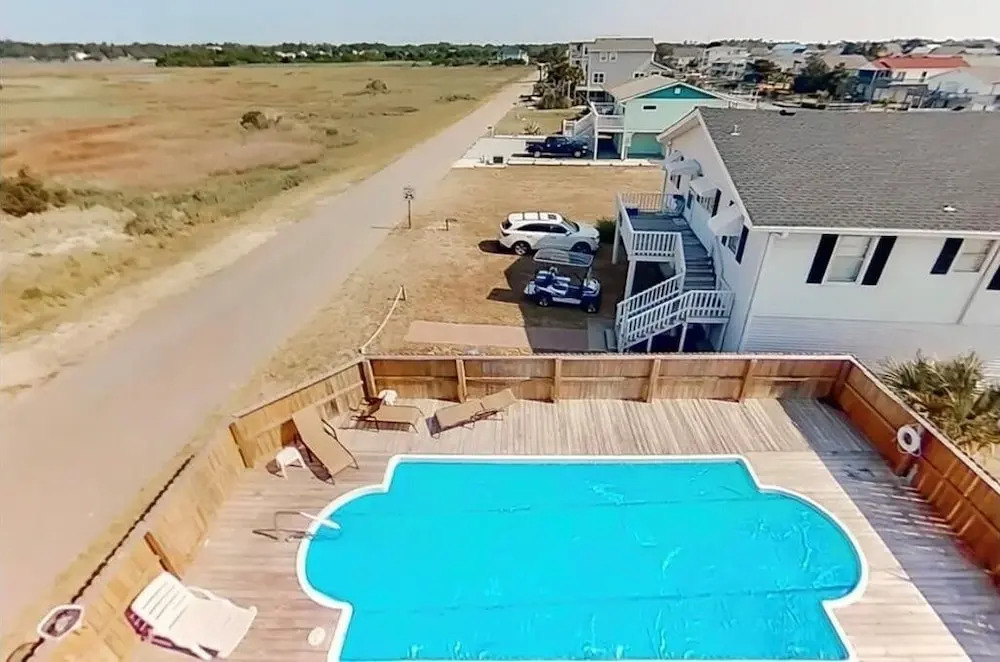 Sun Kissed 5 Bedroom Home by RedAwning