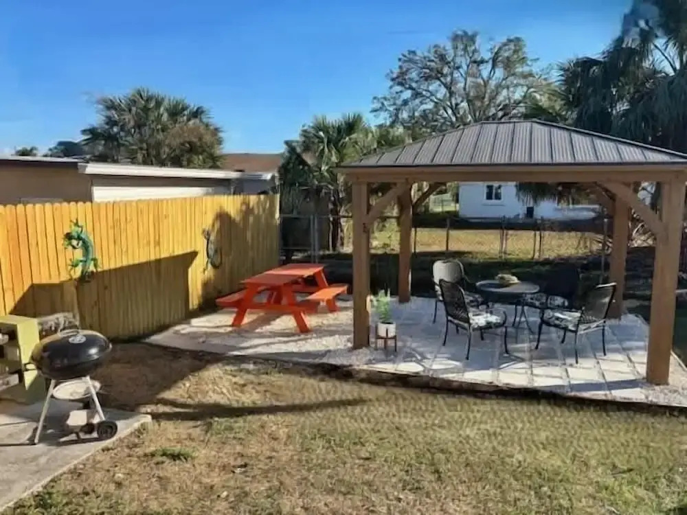 Sunny Side Up A Charming Retreat!