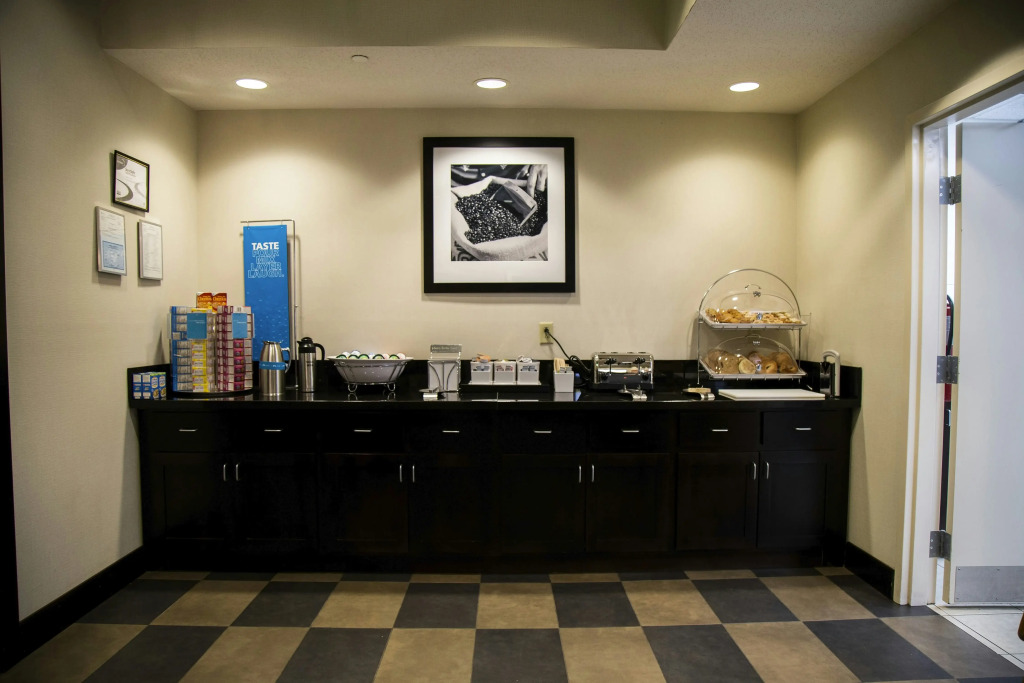 Hampton Inn & Suites Sharon