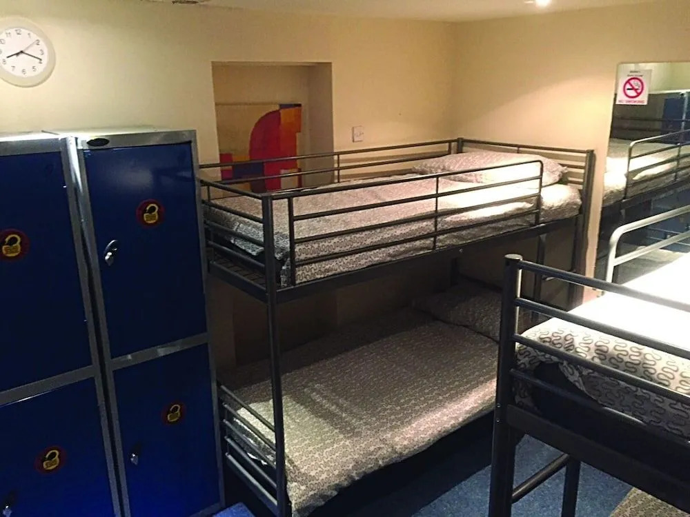 Bobby's Bunkhouse - Hostel