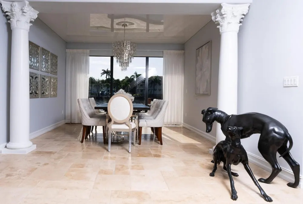 5 Bedroom Luxe Villa on Deep Water Intracoastal