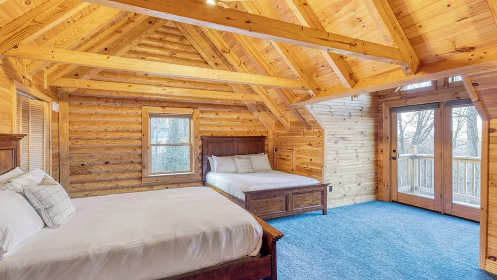 Mountain View Lodge by AvantStay