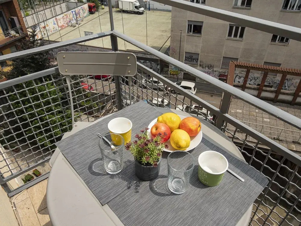 Spinoza - Modern 1 br With Balcony Steps From Piola