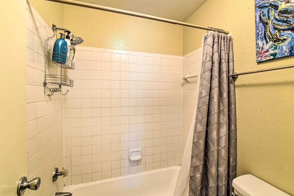 Refreshing Galveston Condo w/ 2 Balconies!