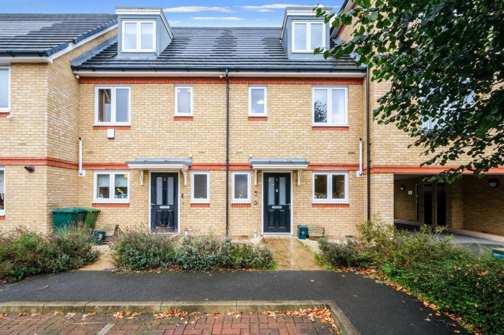 Heathrow Living Holywell Springs Serviced House