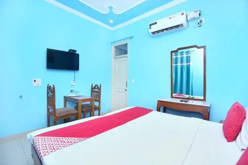 OYO 16099 Hotel Four Season