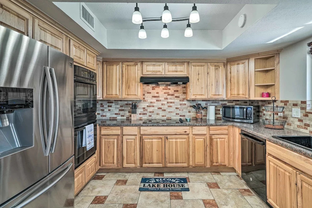 5 Mi to Marina: Lake Havasu City Home w/ Pool
