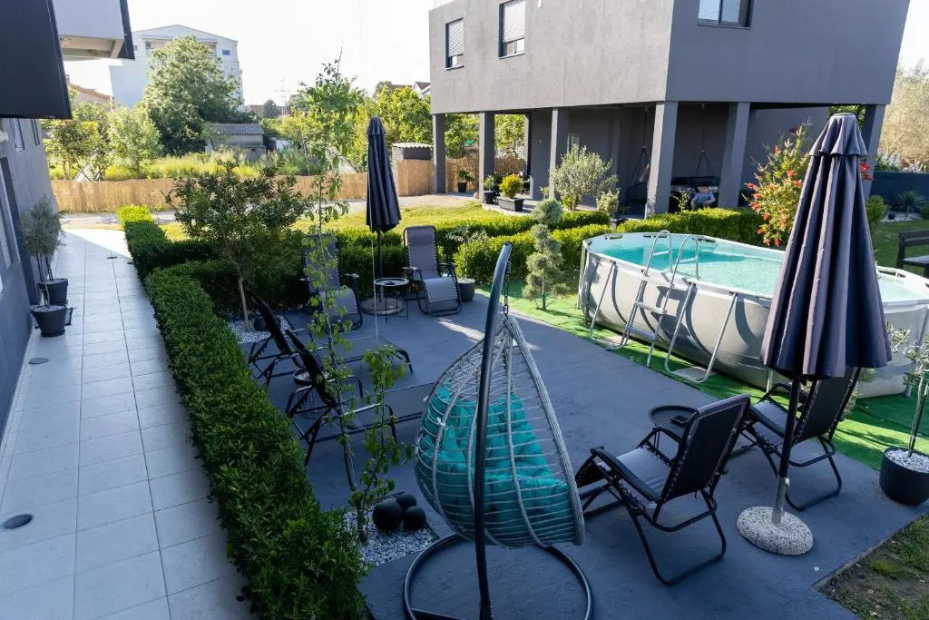 Sunshine Apartments