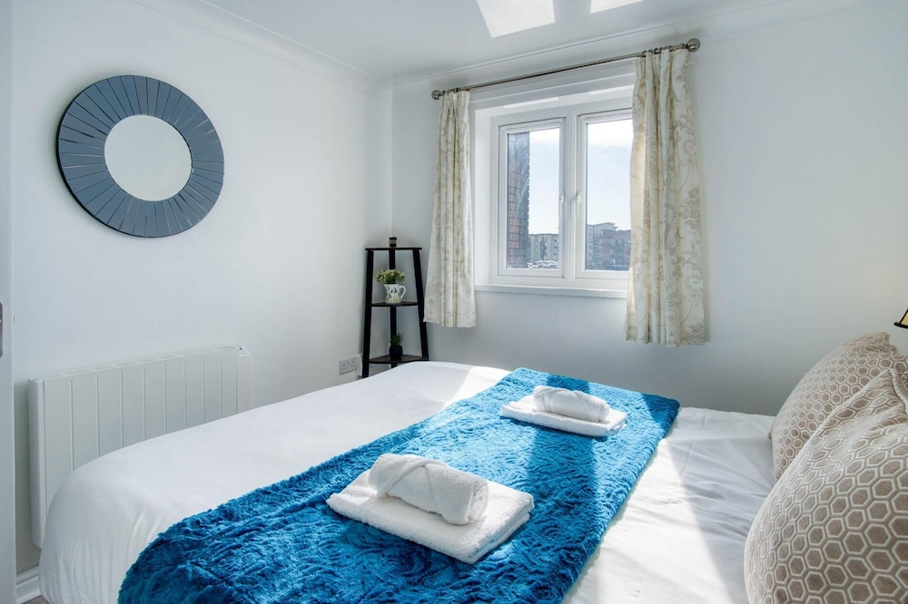 The Crows Nest - 1 Bed Apartment - Swansea Marina
