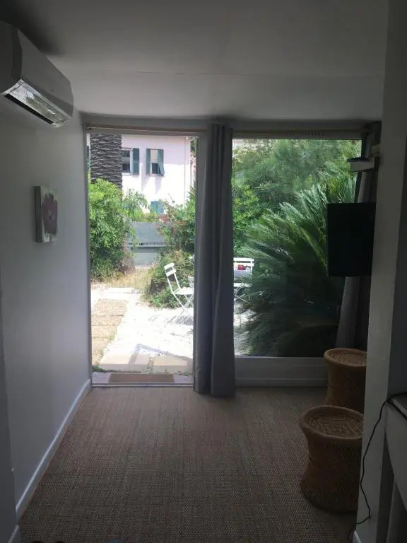 Cozy House with Parking And Garden