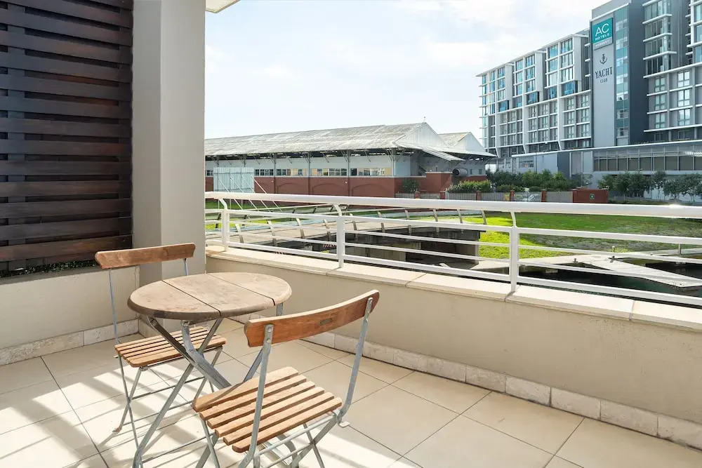 Canal Quays 202