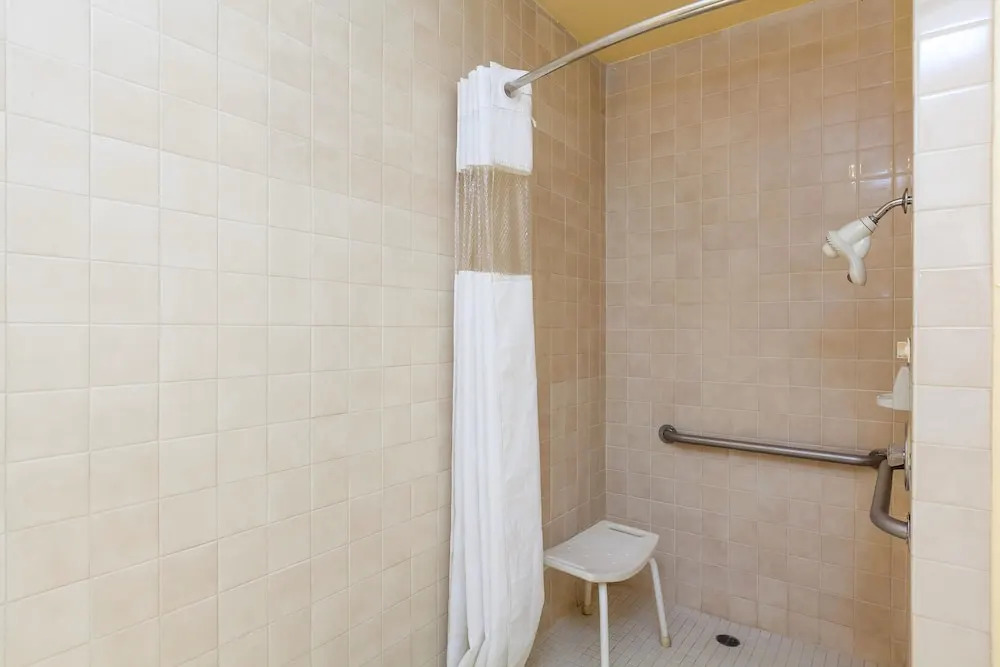 Ramada Limited Bakersfield Central