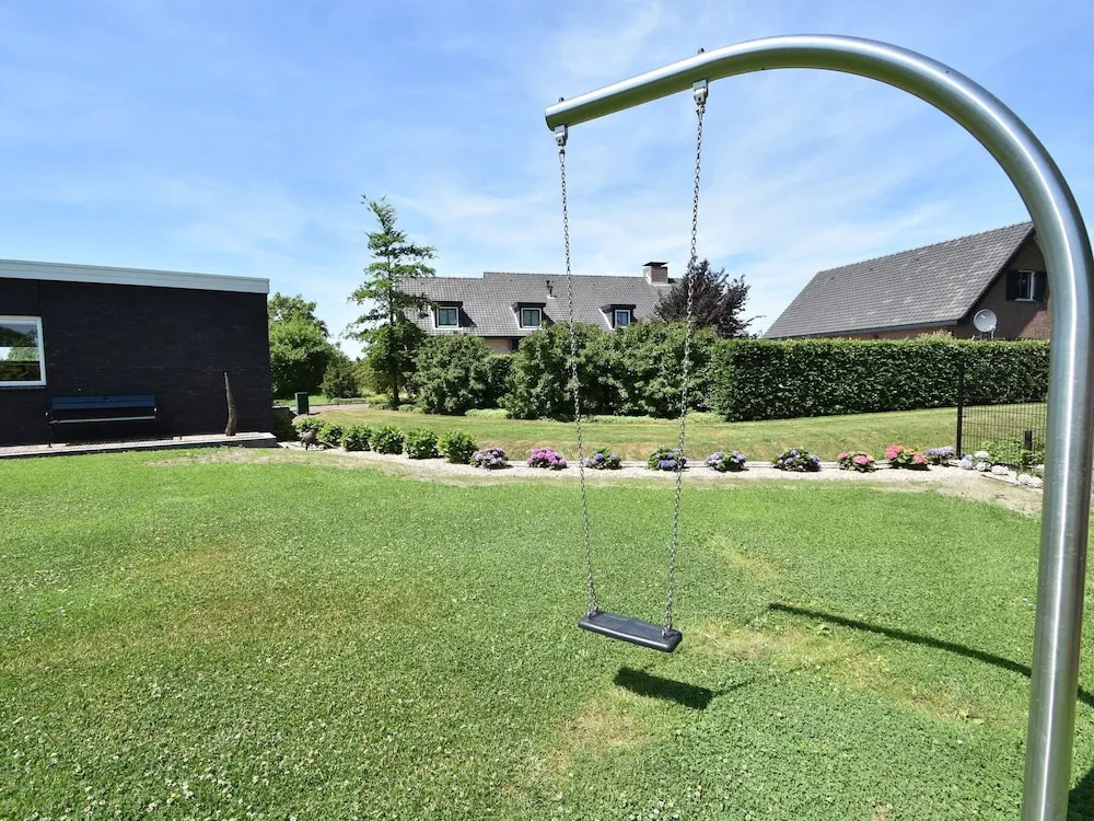 Luxury Holiday Home in Oostvoorne by the Lake