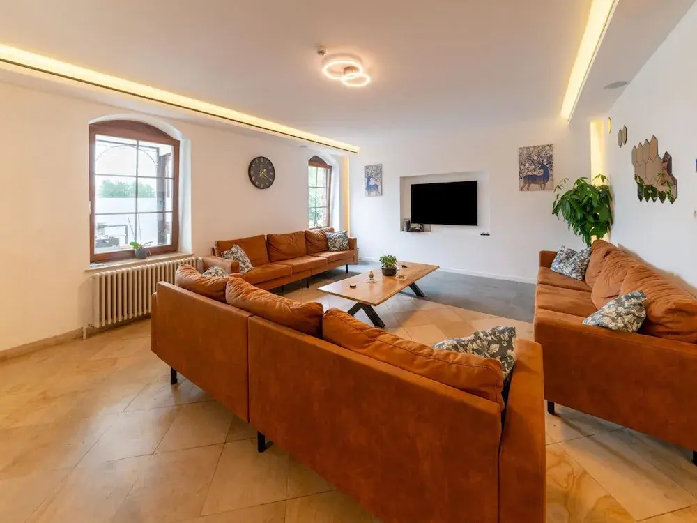 Former Hotel with Swimming Pool, Hot Tub, Sauna for Family Groups